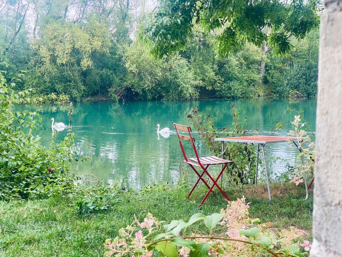Villa Le Prieuré au bord de l'eau à Marnay-sur-Seine Extérieur photo