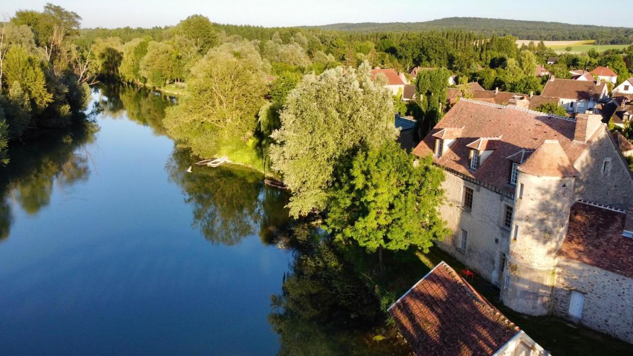 Villa Le Prieuré au bord de l'eau à Marnay-sur-Seine Extérieur photo