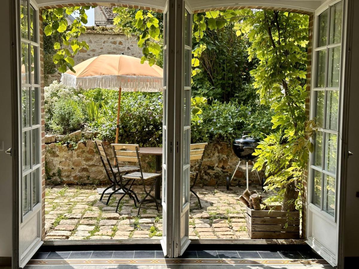 Villa Le Prieuré au bord de l'eau à Marnay-sur-Seine Extérieur photo