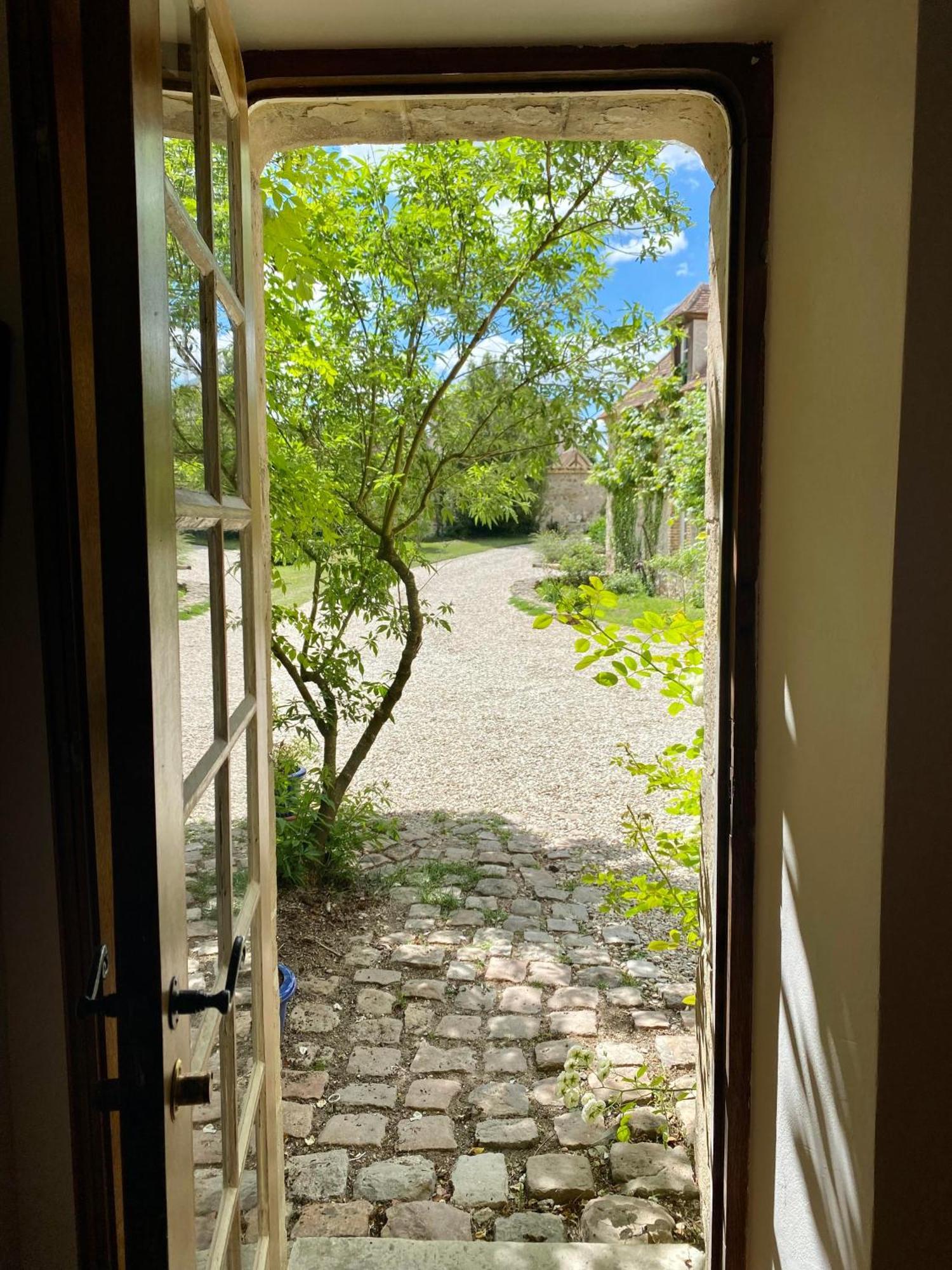 Villa Le Prieuré au bord de l'eau à Marnay-sur-Seine Extérieur photo