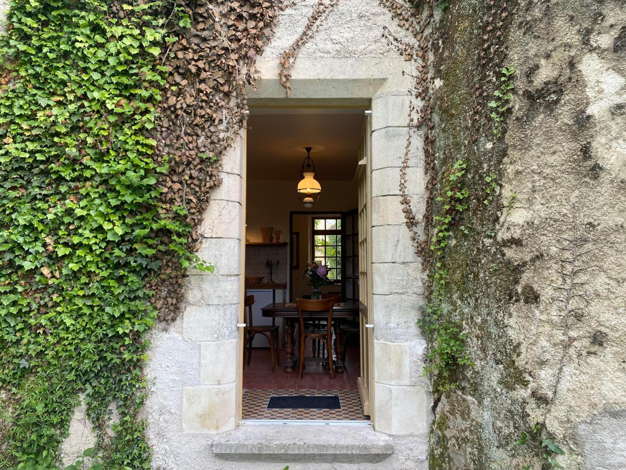Villa Le Prieuré au bord de l'eau à Marnay-sur-Seine Chambre photo