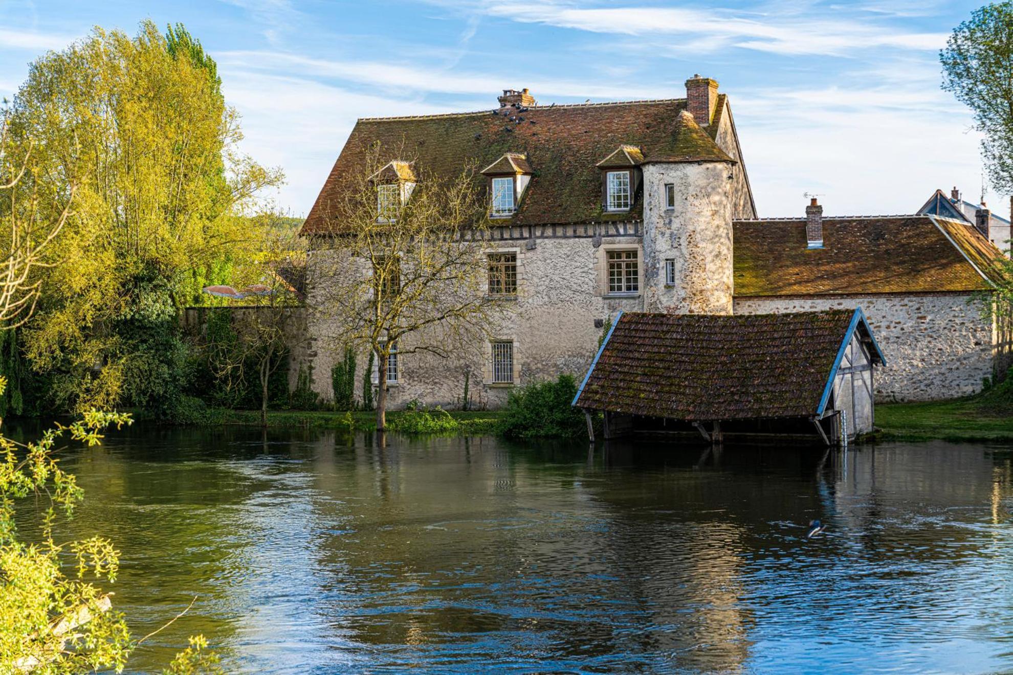 Villa Le Prieuré au bord de l'eau à Marnay-sur-Seine Extérieur photo