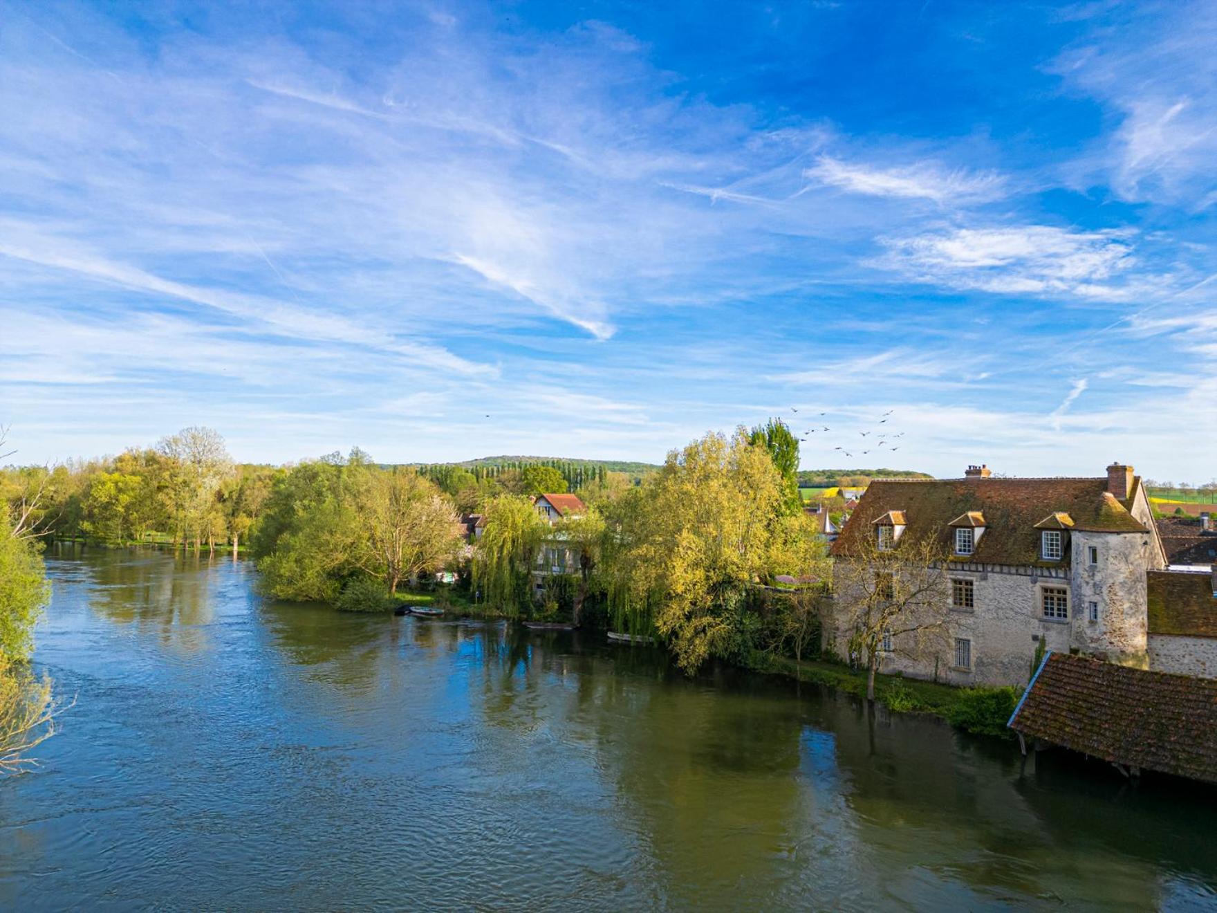Villa Le Prieuré au bord de l'eau à Marnay-sur-Seine Extérieur photo